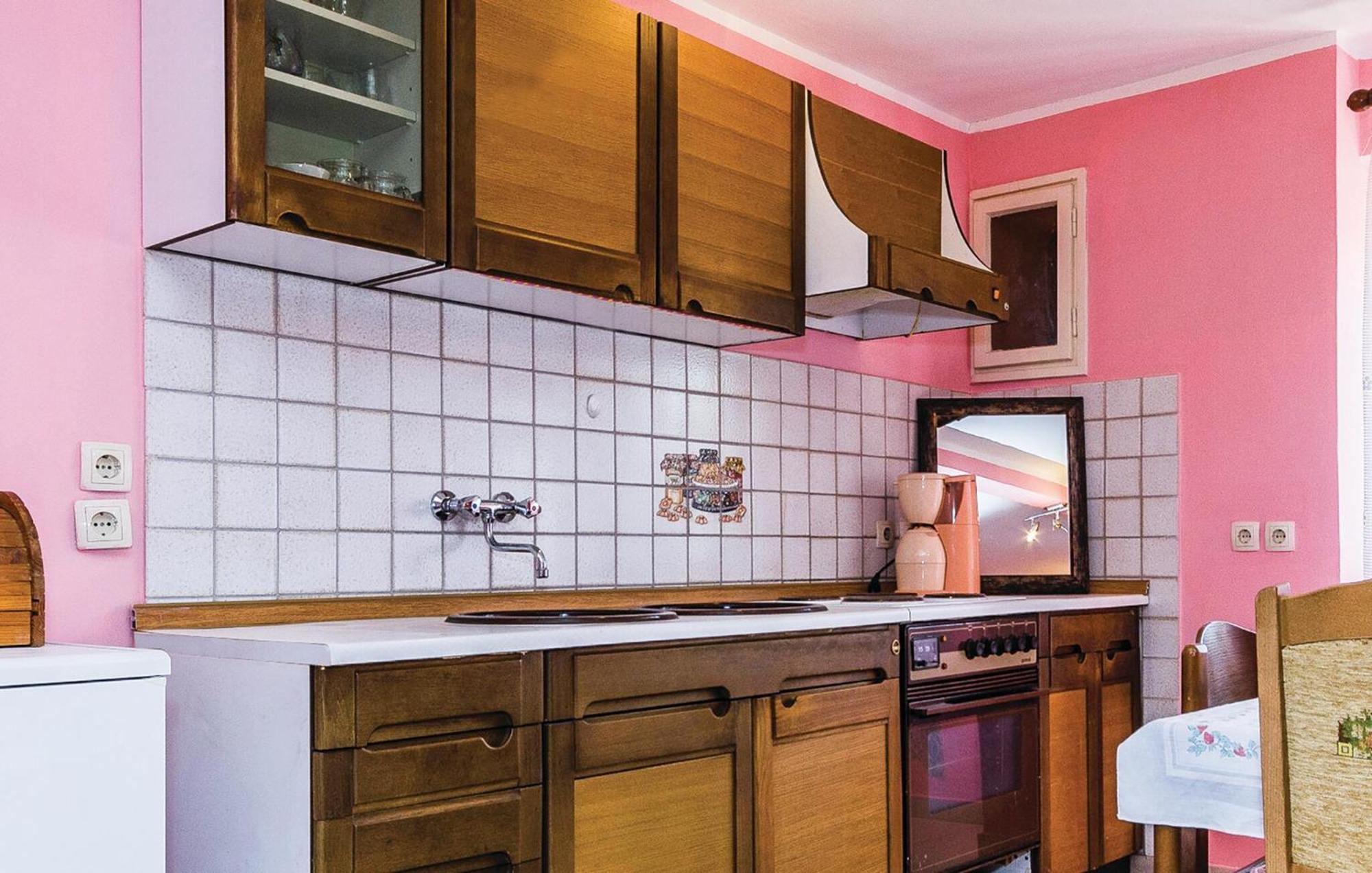 Cozy Apartment In Vrsar With Kitchen Exterior foto